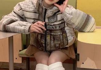 默默观看51吃瓜的黑料，内心充满了疑问和微妙的期待，妥妥的好奇宝宝。