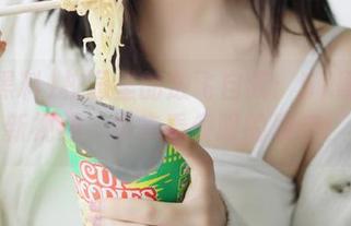 校园里的放飞自我：51黑料最新视频，快来看傻眼的表情！
