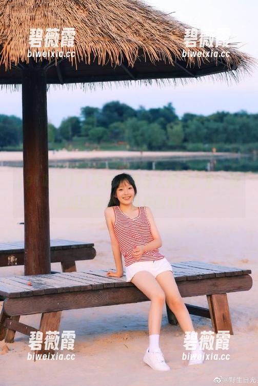 91吃瓜视频令人怀疑人生，原来瓜田里还有这样的球花。