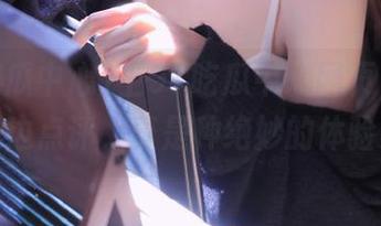 上91吃瓜中心网页，边吃瓜边点评，真是种绝妙的体验！