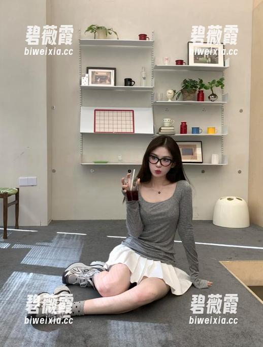 在91黑料上探秘最新吃瓜热潮，瓜味越来越重啊！