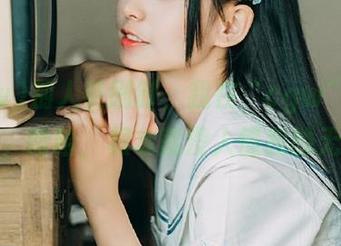 别人看剧时，我在“cgw”网站深扒，哈哈，根本就没人懂我的无奈。