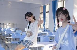 上www.17@网页，我只想轻轻点开，偷偷看点小秘事。