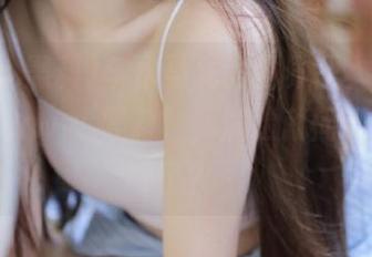 车水马龙的世界里，在线流连于“www.黑料”，满脸就问小吃哪去了？
