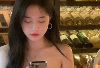 登录“www.黑料”，想说这些瓜好像都是从天而降，难不成也有空气八卦吗？