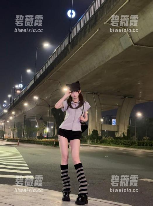 时不时刷一刷zztt15黑料不打烊万里长征官网，保你在吃瓜时刻永远在线！