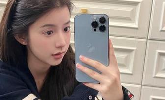 每次点开都像拆开新玩具，一起吃瓜让整个世界的亲密感永久扩散！