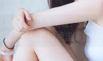 菜市场的热议：娜娜的视频为何让五一吃瓜的点击率飙升！