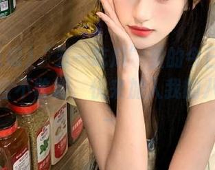 “五一吃瓜”里的今日吃瓜娜娜，完全不收费，快来加入我的八卦寺吧～