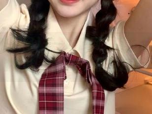 五一吃瓜网入口，先开个小窗再说，怕一会儿信息超载。