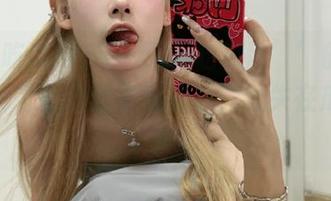 ‘‘五一吃瓜网’’的网页，打开之后我就被吸走了，迷失在瓜海中！