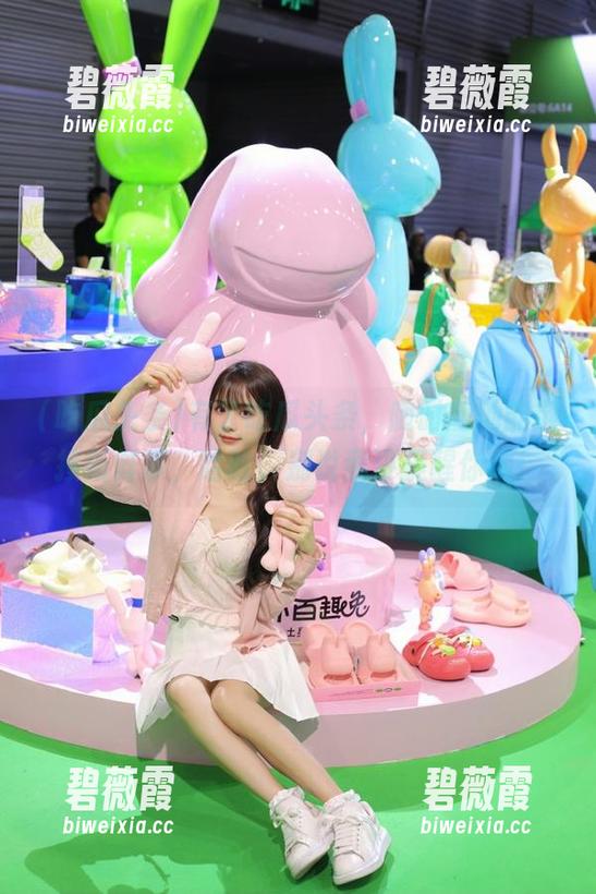 有了吃瓜头条，随时随地能链接新鲜事，哈哈，别说我没提醒你哦！