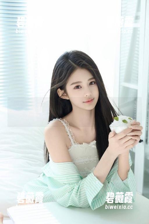 在线与瓜友们共享老八卦，吃瓜黑料入口敞开，节奏感太赞了！