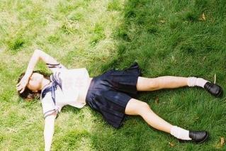 觉得“明星黑料苹果版”的设计有点像上世纪文艺复兴时期的地铁车厢，但……你们能理解吗？