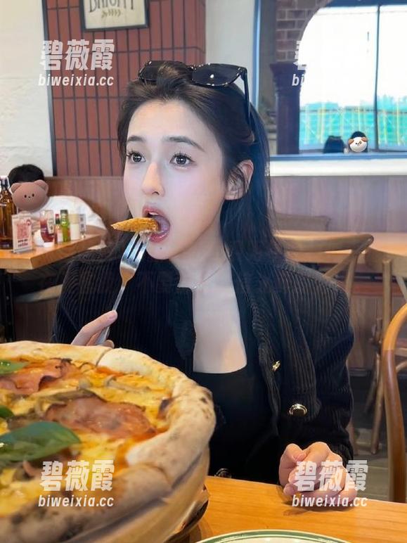 更新了！免费明星黑料似乎是在提醒我，不要那么相信光鲜的外表。