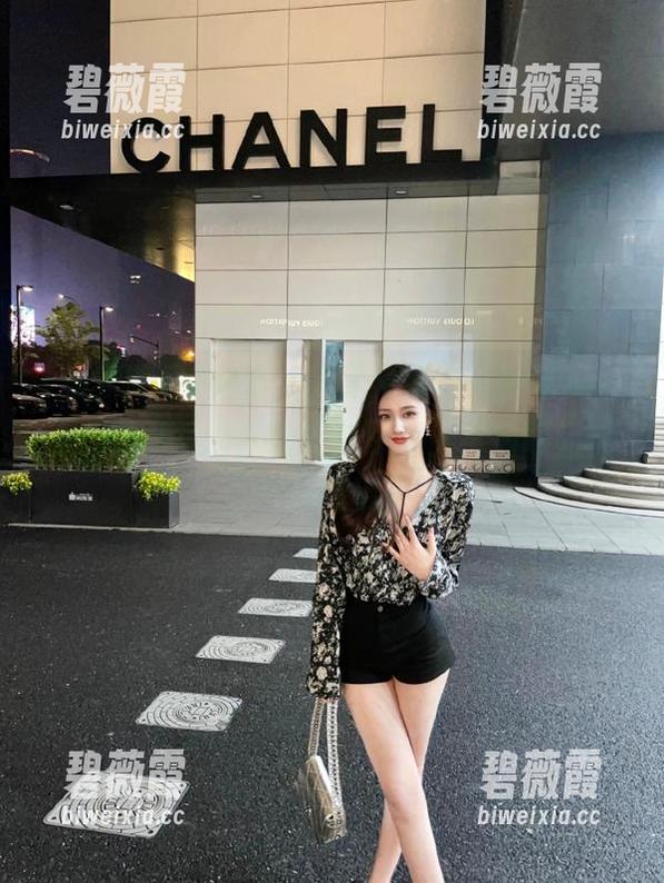 好吧，今天又从“最新吃瓜”入口跌进0点钟的无限深渊，不知明天能否把我吐出来。