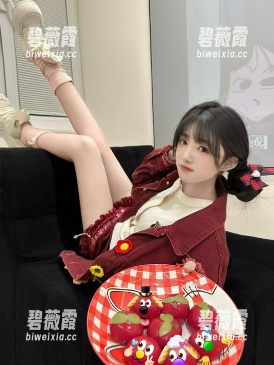 最新黑料51，像一盒欢乐巧克力，里面满是苦涩和甜蜜