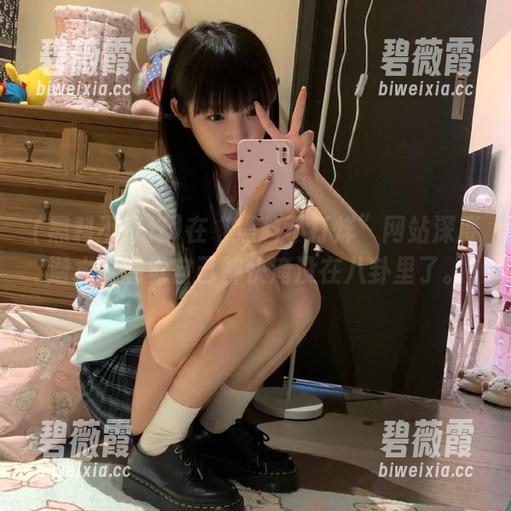 在“黑料不打烊”网站深度潜水,感觉自己都快淹没在八卦里了。 在“黑料不打烊”网站深度潜水,感觉自己都快淹没在八卦里了。