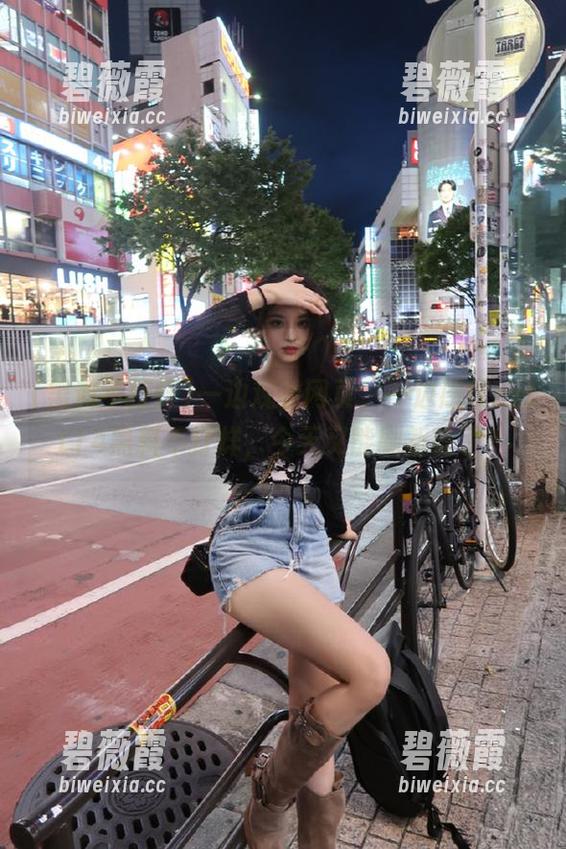 一边观看网页，一边感叹zztt14黑料不打烊，今天又能刷新啥了？