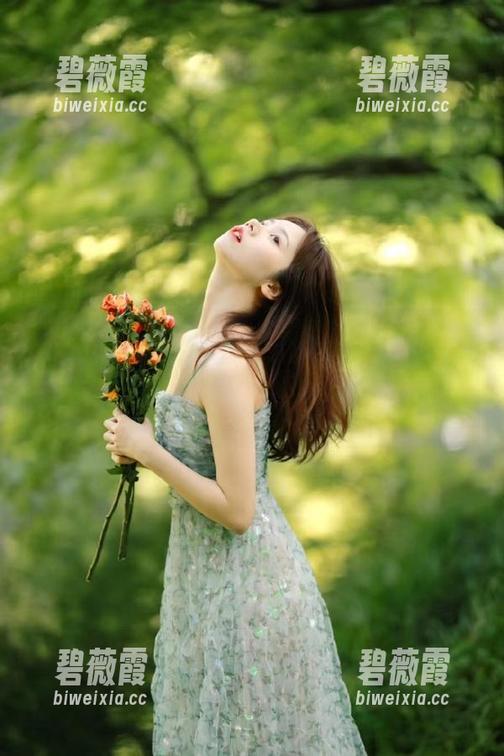 我在黑料吃瓜不打烊的网页里迷失，满满都是“污”的八卦，流口水了，嘿嘿。