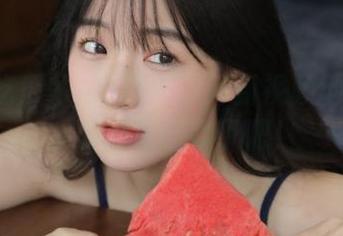 黑料吃瓜网新视频地址来了，太放飞自我了吧！