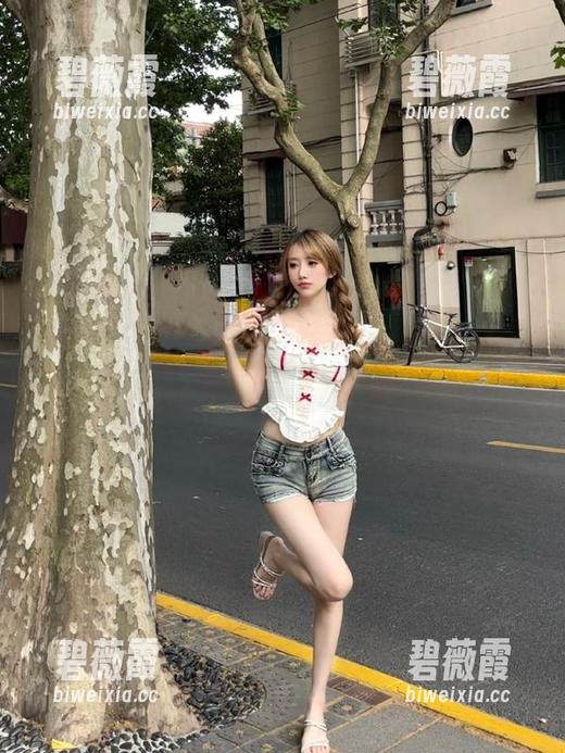 “91黑料正能量”：地址在哪里啊？边找边嘴馋，哈哈哈。
