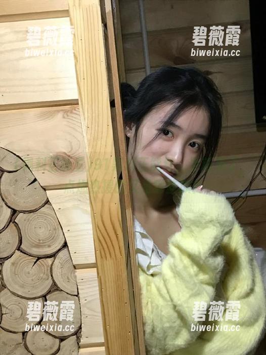 91黑料正能量，更新来了，点燃热搜的又是哪些瓜？