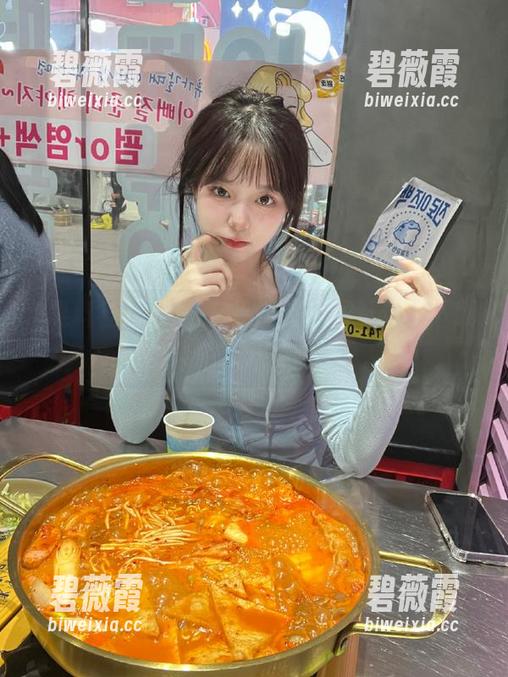 黑料社官网，是时候让你的下载记录多点八卦味了！