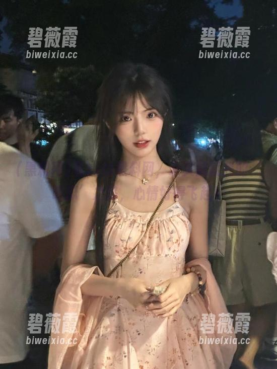 看zztt黑料网，永久成就我的‘吃瓜’之路，心情好得飞起！