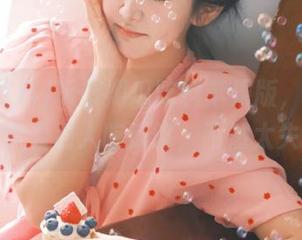 玩转黑瓜吃料苹果版，当然只能默默看别人吃瓜咯，不然太失礼。