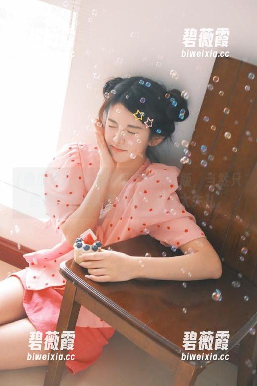 玩转黑瓜吃料苹果版，当然只能默默看别人吃瓜咯，不然太失礼。